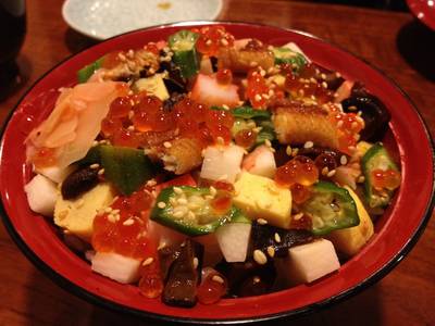 ข้าวซูชิหน้ารวมพิเศษ ที่ ร้านอาหาร Aoi สีลม ซอย 6