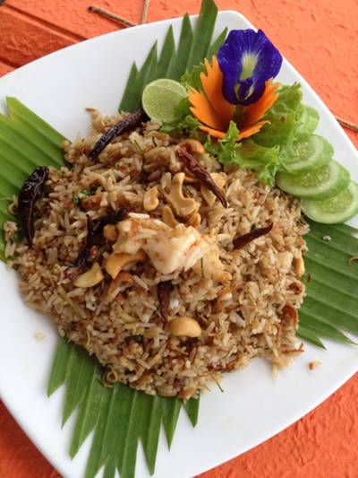 ข้าวผัดมันกุ้งสมุนไพร ที่ ร้านอาหาร เพียงไพร