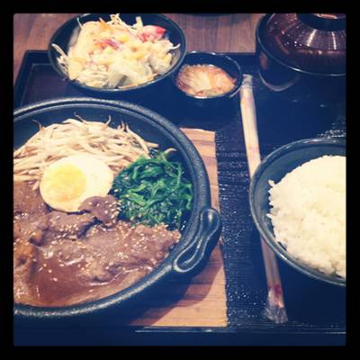 เนื้อย่างกะทะร้อน ที่ ร้านอาหาร yayoi central rama 9