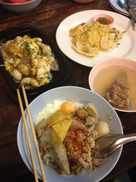 ร้านอาหาร เหล่ากุ้ย บะหมี่อัศวิน