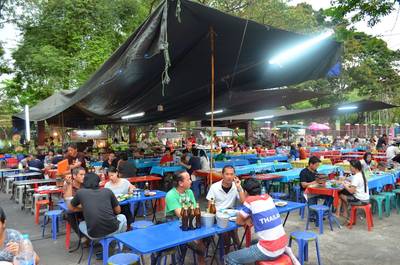 มีหลายร้านเลย ที่ ร้านอาหาร จิ้มจุ่มจุฬาเฮียอ้วน