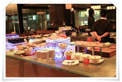 love ที่ ร้านอาหาร The Square Novotel Bangkok Siam Square