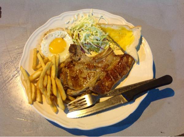 สเต็กลุงหนวด (สาขา ซีคอนสแควร์) ที่ ร้านอาหาร สเต็กลุงหนวด  ซีคอนสแควร์