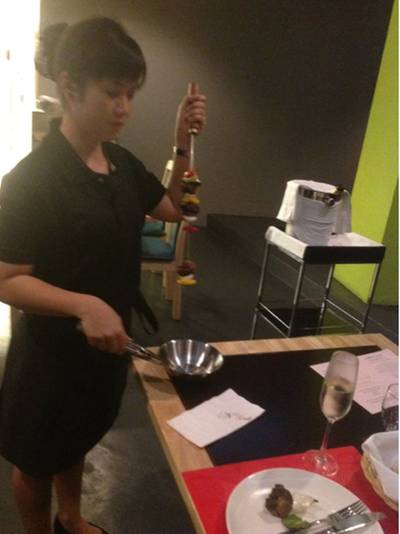 ขณะมาเสริฟ ที่ ร้านอาหาร N'Grill Brazilian Bistro
