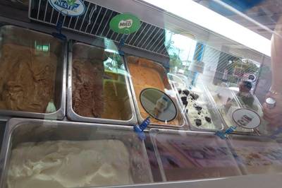 ไอศครีมรสต่างๆ 1 ที่ ร้านอาหาร Meet Actually: ice cream
