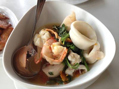 ร้านอาหาร ช่อม่วง  Siam Discovery Center