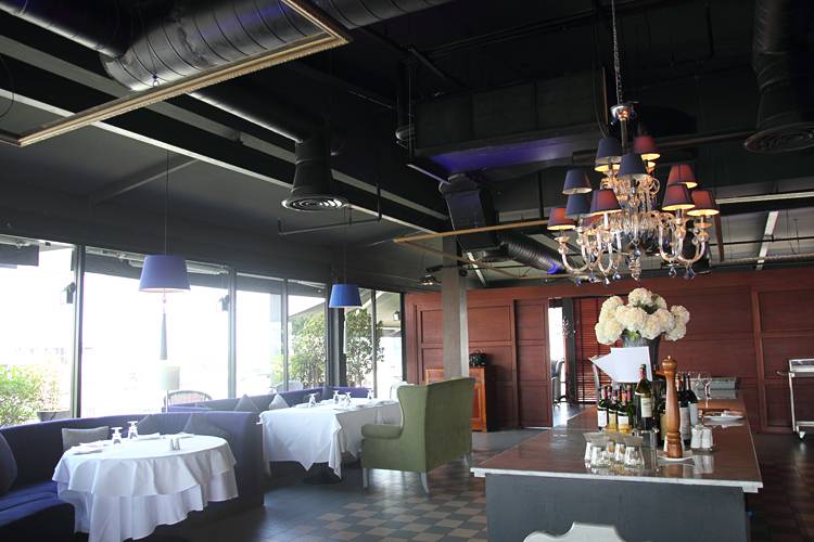 บรรยากาศร้านโดยรวมค่ะ  ที่ ร้านอาหาร Fuzio Stylish Italian Cuisine