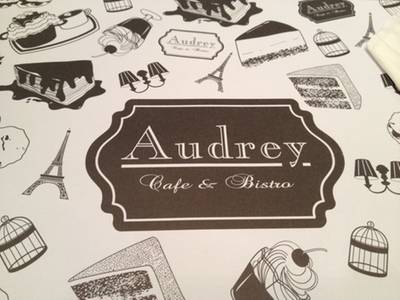 ร้านอาหาร Audrey Cafe & Bistro ทองหล่อ