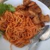 สปาเกตตี้ไก่ชุบแป้งทอด ที่ ร้านอาหาร ครัวในบ้าน ซอยระนอง2