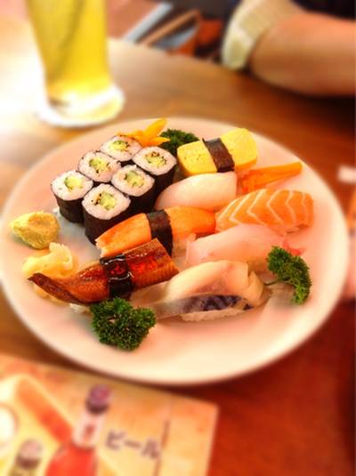 ซูชิเซตกลาง ที่ ร้านอาหาร ai japanese Promenade