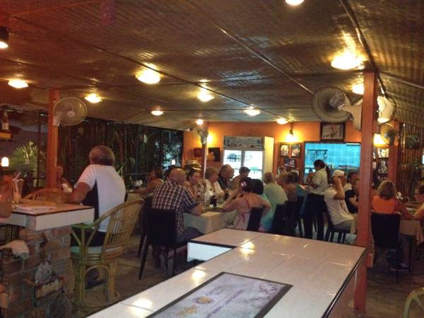 บางเทาเบียร์การ์เด้น ที่ ร้านอาหาร bangtao beergadent&resturant