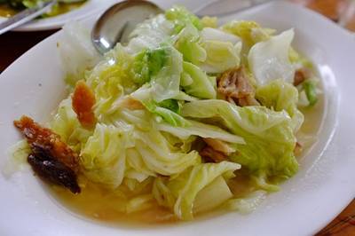 ผักกาดขาวผัดปลาเค็ม อร่อยมากกก ที่ ร้านอาหาร ร้านป้า (เจ้าเก่านาเกลือ) ผักกาดขาวผัดปลาเค็ม อร่อยมากกก ที่ ร้านอาหาร ร้านป้า (เจ้าเก่านาเกลือ)