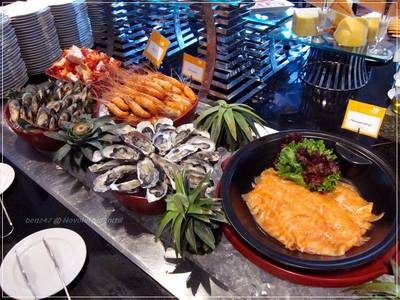 ร้านอาหาร The Square Novotel Bangkok Ploenchit Sukhumvit