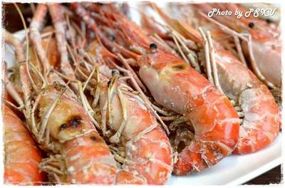 กุ้งเผา  ที่ ร้านอาหาร บ่อตกกุ้ง รัชดา ซอย 8 ฝั่งธน