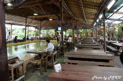 ร้านอาหาร บ่อตกกุ้ง รัชดา ซอย 8 ฝั่งธน