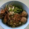 ร้านอาหาร ก๋วยเตี๋วยไก่ตุ๋นน้องหนิง