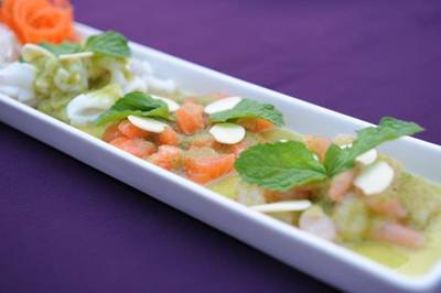 แซบทรีซั่ม เลิศ ที่ ร้านอาหาร Wine Deni Cafe & Restaurant