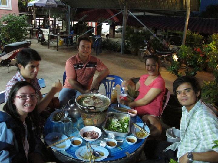 เพื่อนๆแวะมาอุดหนุน^^ ที่ ร้านอาหาร ส.เนื้อย่าง หมูกระทะ