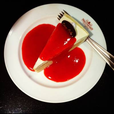 ร้านอาหาร Neil's Tavern Restaurant (Steak House) ร่วมฤดี