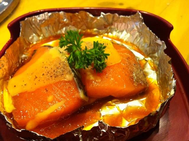 แซลมอนห่อฟรอยด์ อาหารพิเศษประจำเดือน อร่อยมาก ที่ ร้านอาหาร Miyabi Central แจ้งวัฒนะ