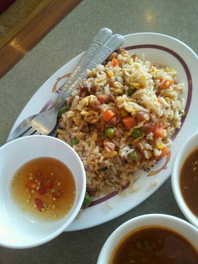 ข้าวผัดฮ่องกง ที่ ร้านอาหาร เท็กซัสสุกี้ เจริญนคร ข้าวผัดฮ่องกง ที่ ร้านอาหาร เท็กซัสสุกี้ เจริญนคร