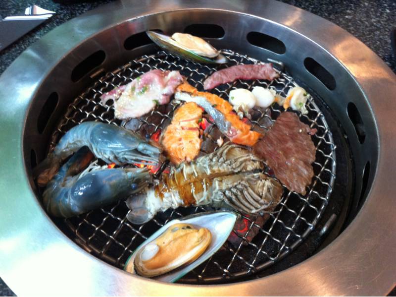 อร่อยมาก กุ้งแม่น้ำสด น้ำจิ้มใช้ได้ ที่ ร้านอาหาร Sumi Sumi Grand Sukhumvit 16