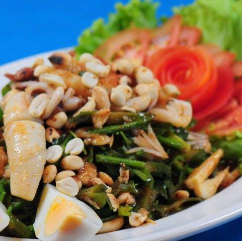 ยำผักกะเฉด ที่ ร้านอาหาร สวัสดีลากูน