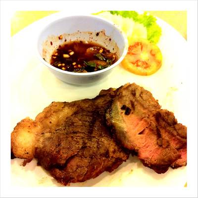 อาหารไทยรสเด็ด เนื้อติดมันย่่าง ที่ ร้านอาหาร สินธร สเต็กเฮ้าส์ อาหารไทยรสเด็ด เนื้อติดมันย่่าง ที่ ร้านอาหาร สินธร สเต็กเฮ้าส์