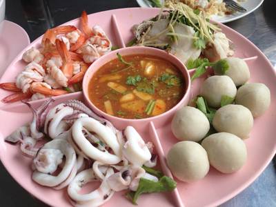 ร้านอาหาร ศาลาสุขใจ