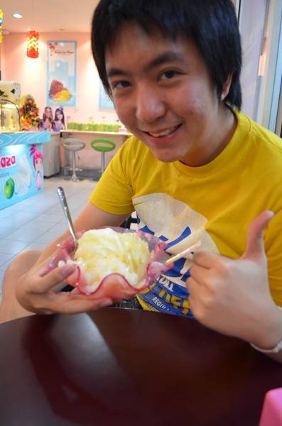 หวานเย็น ชื่นใจ ^^ ที่ ร้านอาหาร Snow Ice Plaza