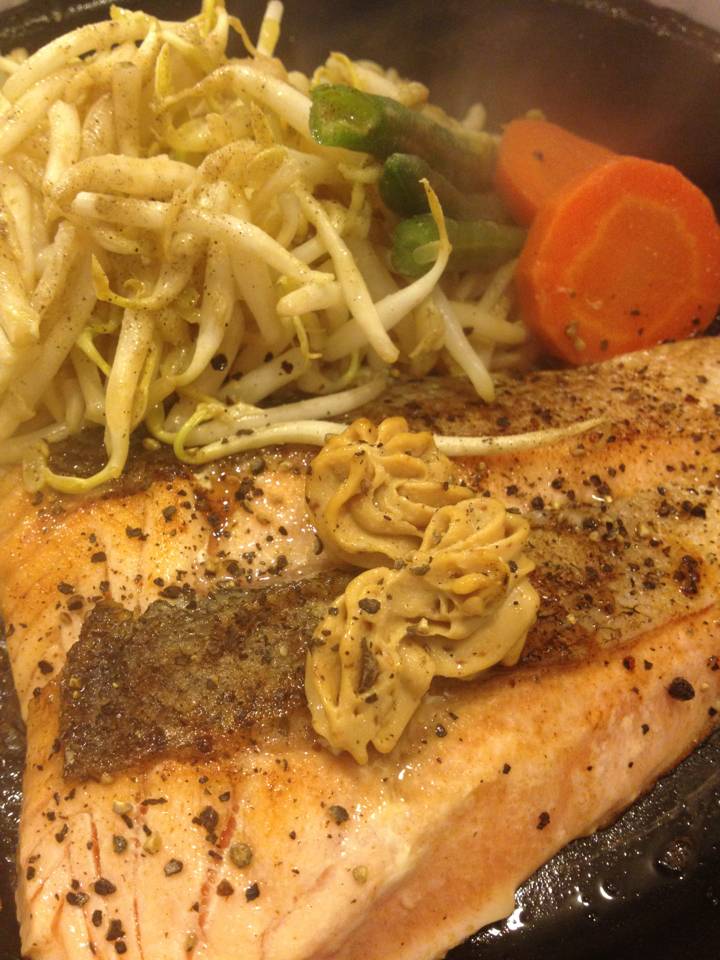 salmon>< ที่ ร้านอาหาร Pepper Lunch Central Ladprao