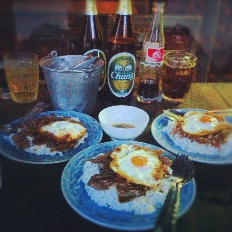 เนื้อน้ำมันหอยไข่ดาวครับ ที่ ร้านอาหาร ร้านเสริมสุข
