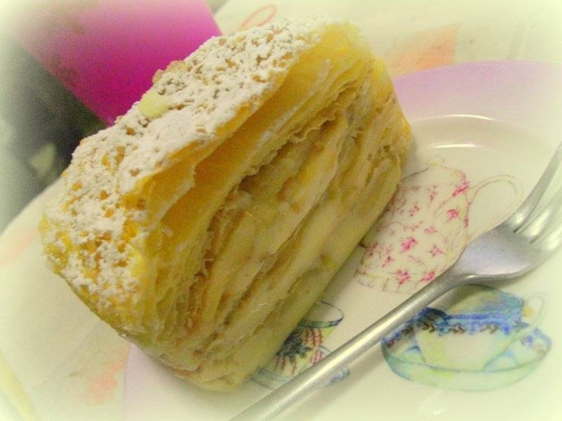 ใครรู้จักชื่อเค้กชิ้นนี้ วานบอกทีค่ะ  ที่ ร้านอาหาร คัสตาร์ดนากามูระ