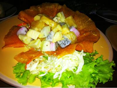ร้านอาหาร The Pool ริมสระว่ายน้ำ พิมานชล2