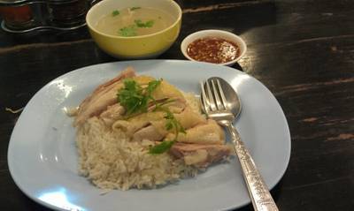 ข้าวมันไก่ไทย ที่ ร้านอาหาร ตั้งฮั๊วชวง