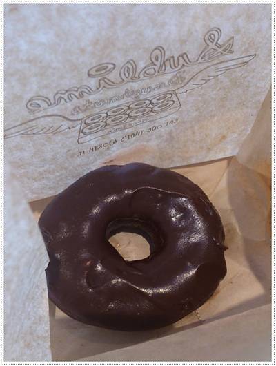 Dark Chocolate Fudge ที่ ร้านอาหาร Sublime Doughnuts
