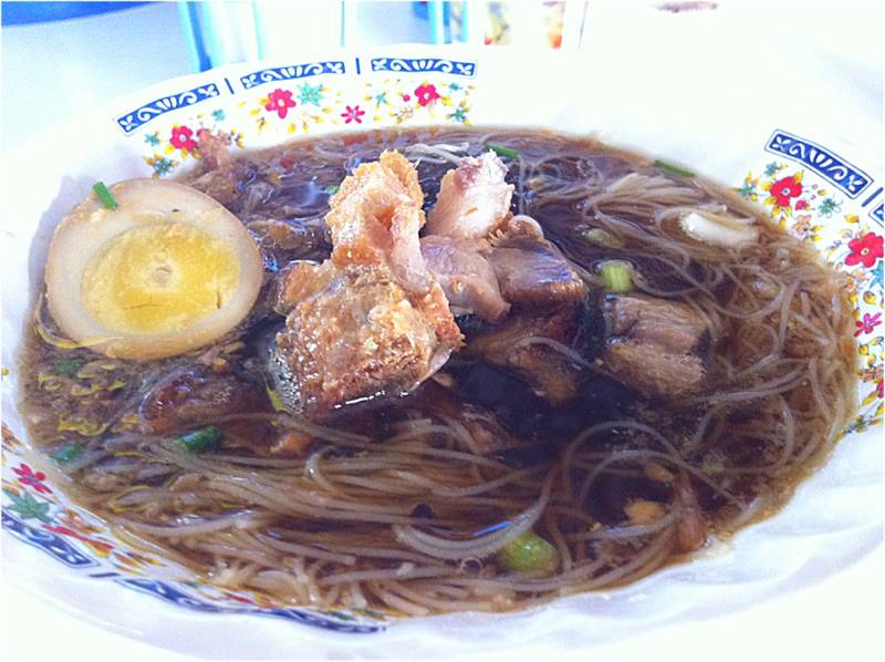 ร้านอาหาร เจ๊นึกก๋วยจั๊บหมูกรอบ