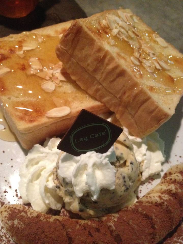 ร้านอาหาร Ley Cafe' Coffee and Restaurant Pranburi