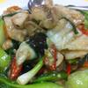 เนื้อปลาผัดฟองเต้าหู้ เห็ดรวม ที่ ร้านอาหาร กั๋มหล่ง