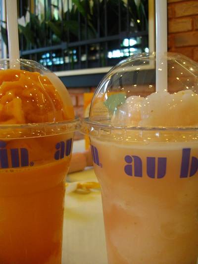 เครื่องดื่มปั่น เนื้อเนียน รสเข้มข้น ที่ ร้านอาหาร Au Bon Pain Rain Hill