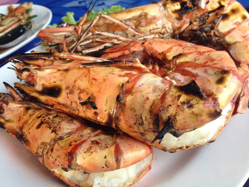 กุ้งลายเสือเผา...โฮกกก ตัวใหญ่มว๊ากกกก ที่ ร้านอาหาร เรือนริมน้ำซีฟู๊ด