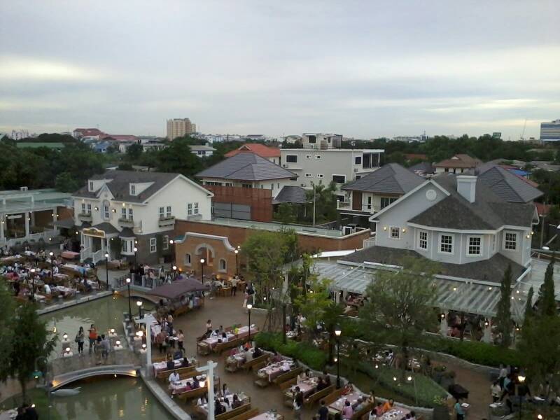 สวยมากๆ เลยค่ะ ที่ ร้านอาหาร Chocolate Ville