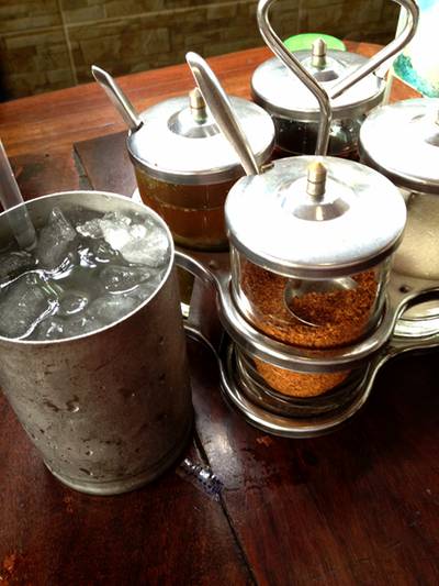 ร้านอาหาร ใสสะอาด ก๋วยเตี๋ยวลูกชิ้นน้ำใส