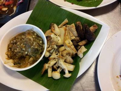 ร้านอาหาร ไก่ย่างโคราช พุทธมณฑลสาย 4