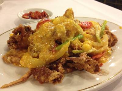 ปูนิ่มผัดผงกะหรี่ ที่ ร้านอาหาร Silver Palace