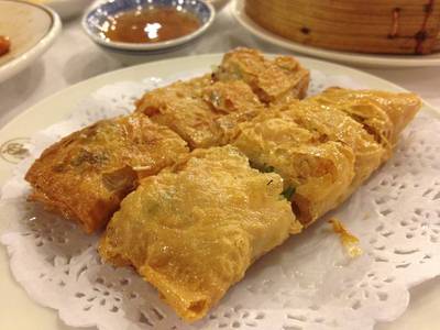 ฟองเต้าหู้ทอด ที่ ร้านอาหาร Silver Palace