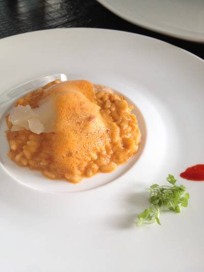 ร้านอาหาร The Bar & The Restaurant