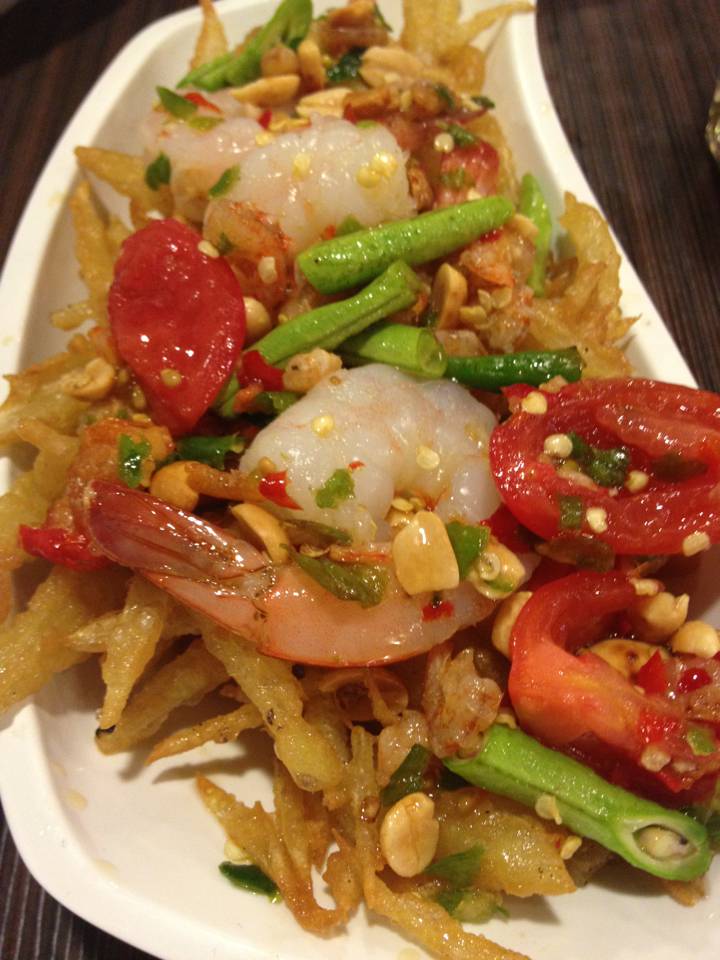 ร้านอาหาร ยำแซ่บ Central ลาดพร้าว