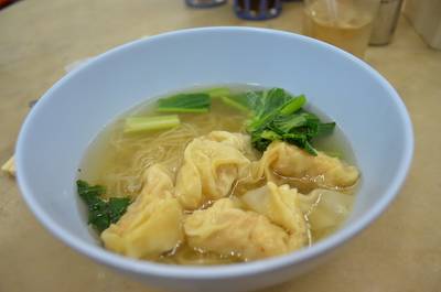 บะหมี่เกี๊ยวน้ำกุ้ง ที่ ร้านอาหาร ประจักษ์เป็ดย่าง บางรัก