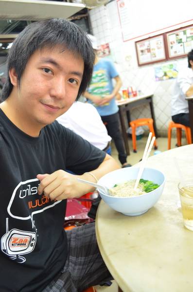 ถ่ายก่อนกิน ^^ ที่ ร้านอาหาร ประจักษ์เป็ดย่าง บางรัก